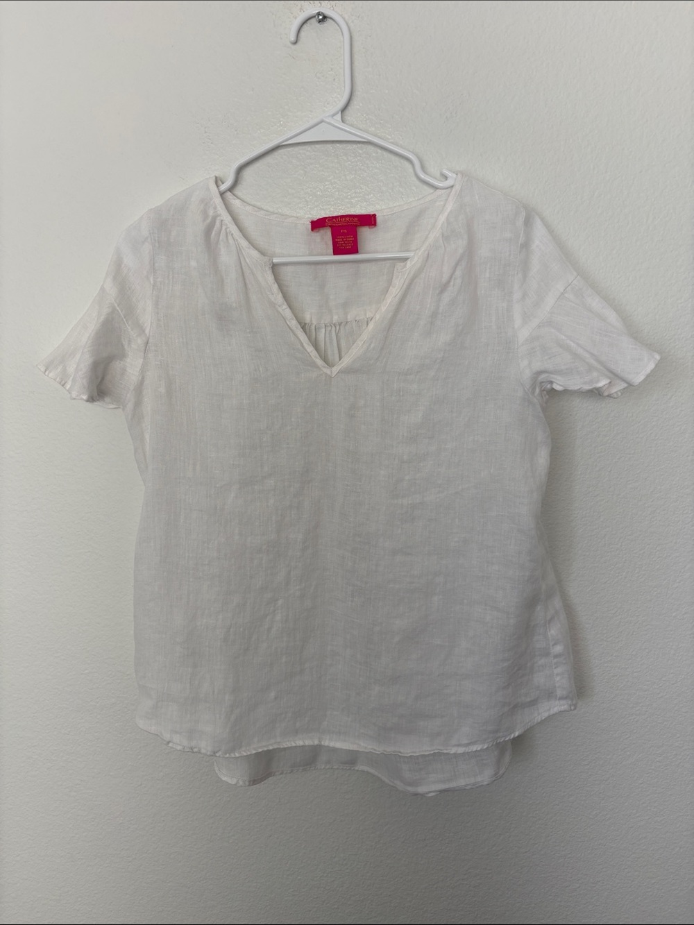 Catherine Malandrino White Linen V-Neck Short Sleeve Top with Ruffle sleeves